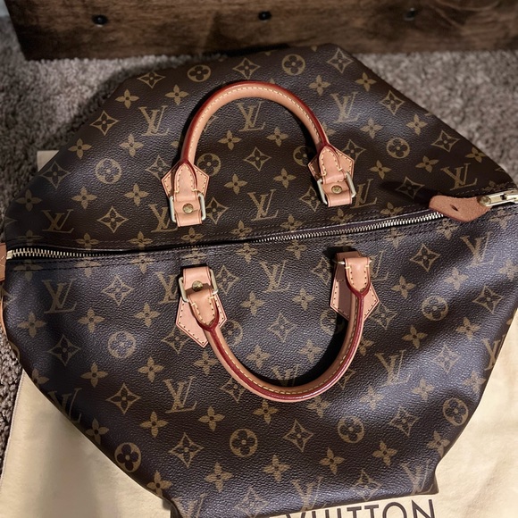 🔥SOLD: AUTHENTIC LV SPEEDY 40🔥 - Picture 9 of 15